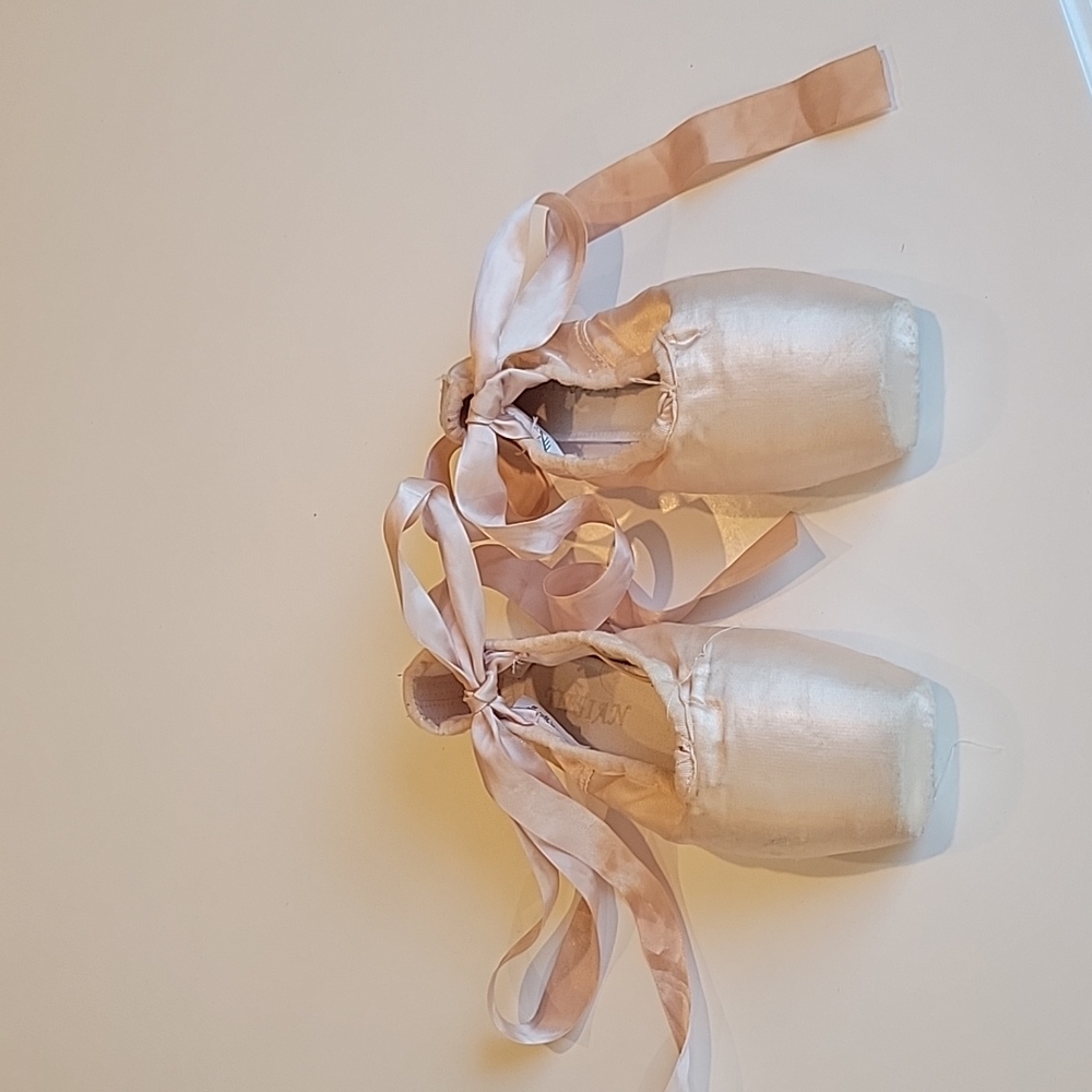 Girls ballet slippers